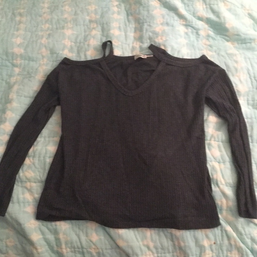 UO Cold shoulder top